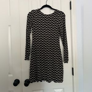 NEW W/ TAGS Cream and Black Long Sleeve Mini Dress